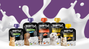 Pet Village porta in Italia lo yogurt per cani cani e gatti dell’azienda spagnola Yowup. Disponibile in una comoda confezione pocket.